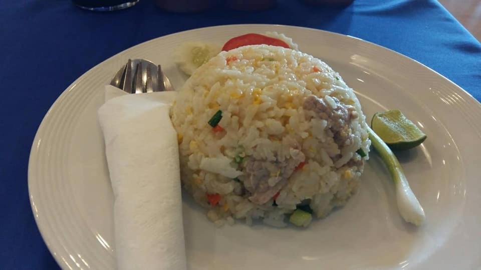 The Rich Hotel Nonthaburi Buitenkant foto