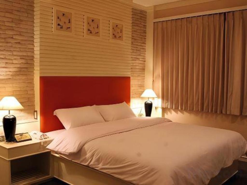 The Rich Hotel Nonthaburi Buitenkant foto